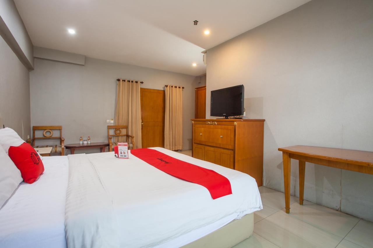 Reddoorz Plus @ Hr Muhammad Hotel Surabaya Bagian luar foto